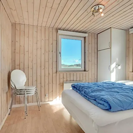 Holiday home 4 Bedroom Awesome In Lokken