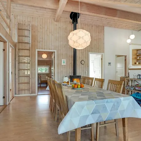 4 Bedroom Awesome In